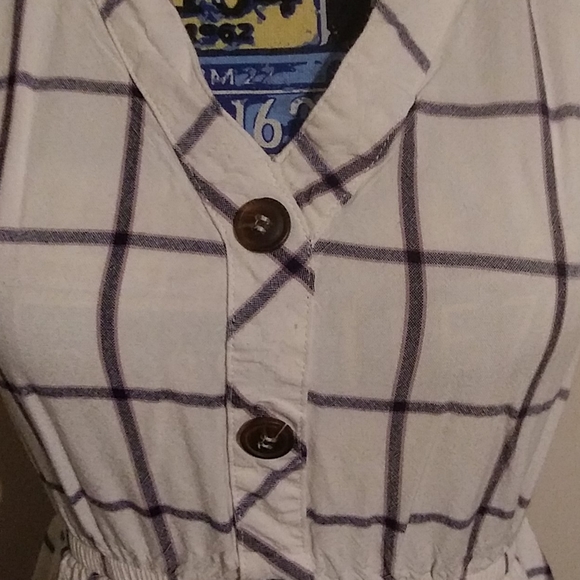 "Mine" peplum faux button up tunic with pockets Size Small - Picture 2 of 8